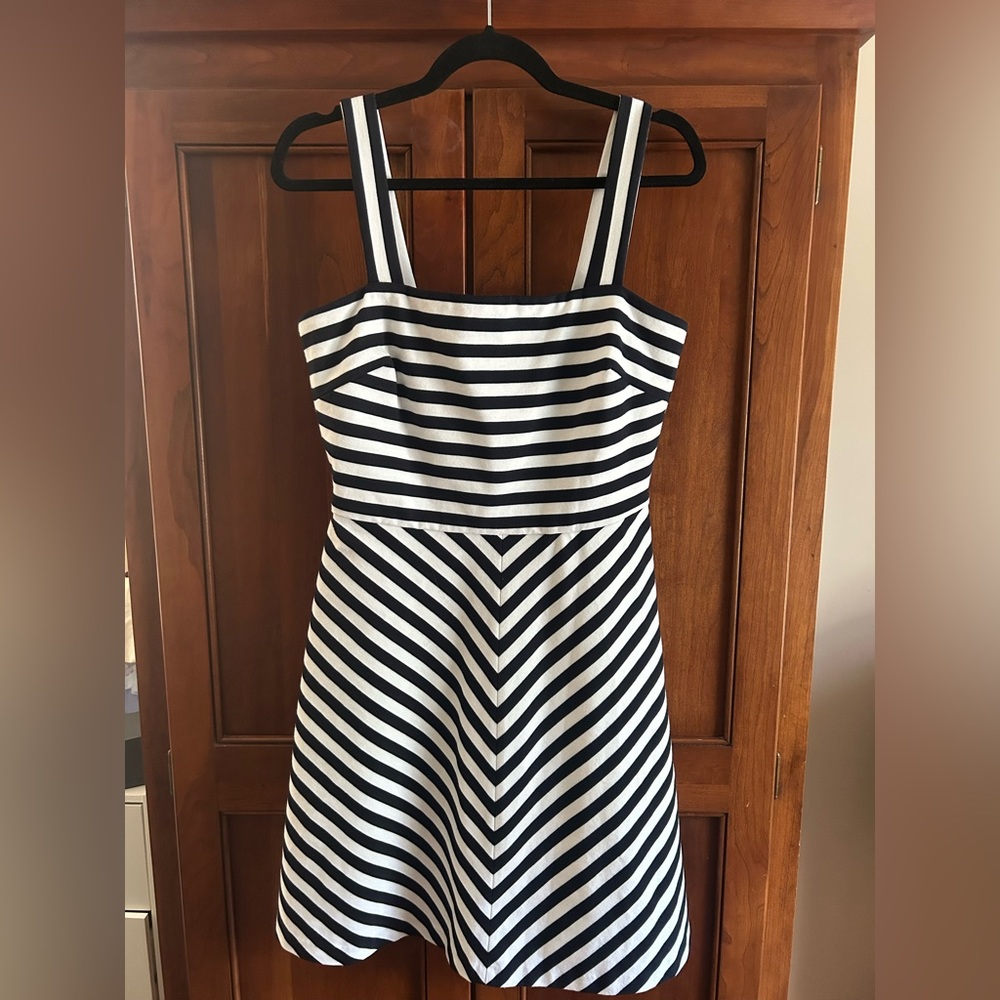 Michael Michael Kors black/white striped fit/flare sundress size 8. Lovely shape